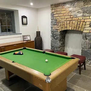  Vakantiehuis Old 'four Sisters' Ierland